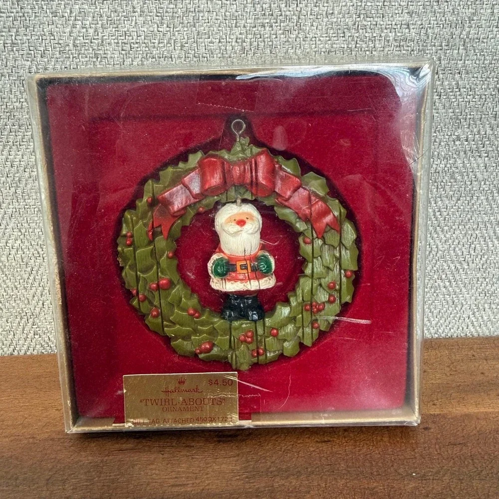 Vintage 1976 Hallmark Twirl-Abouts Santa Wreath Ornament Tree-Trimmer Collection